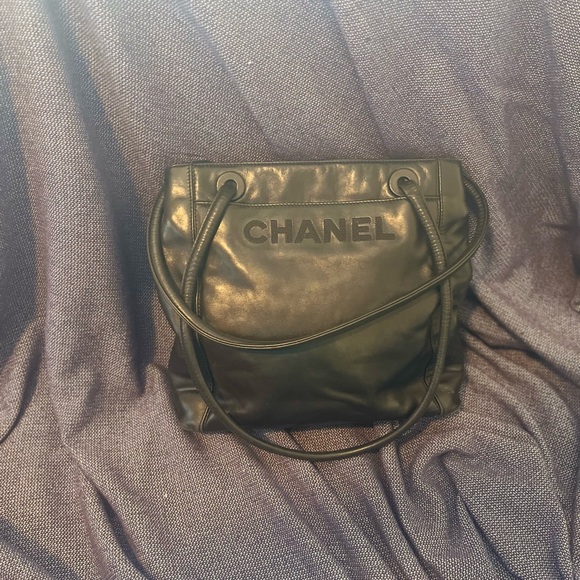 🖤🖤 vintage Chanel! Classy 1980s - large bucket. - Picture 1 of 7